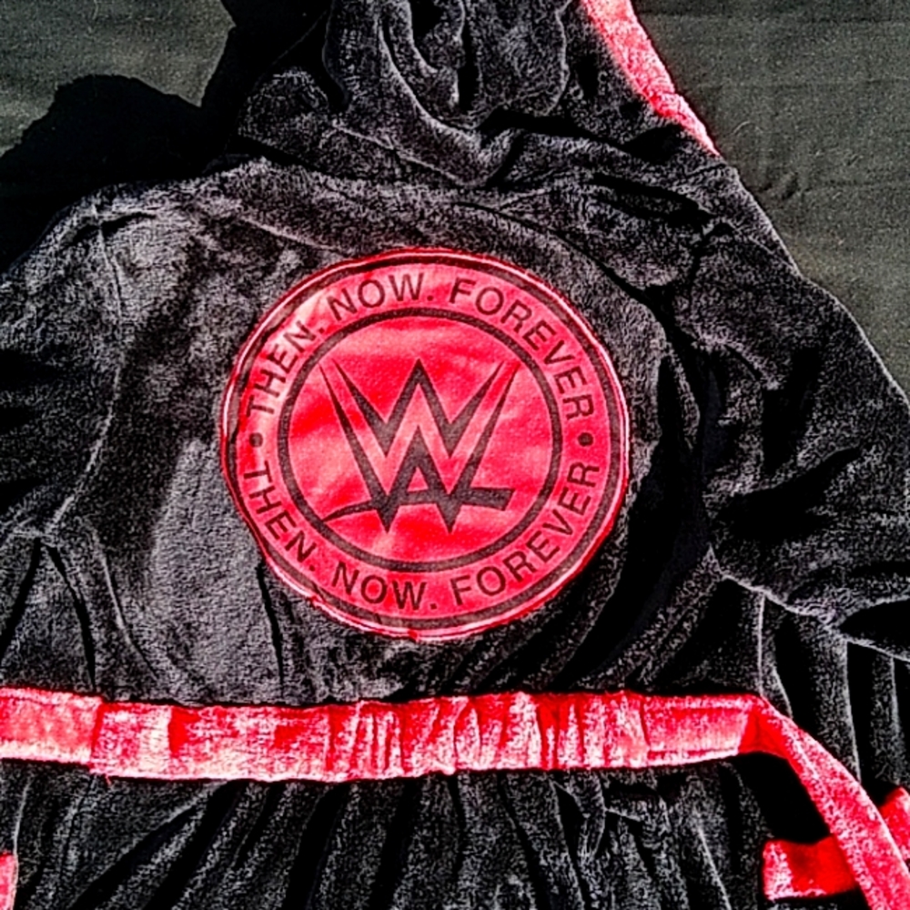 WWE Boy's Dressing Robe Size 10